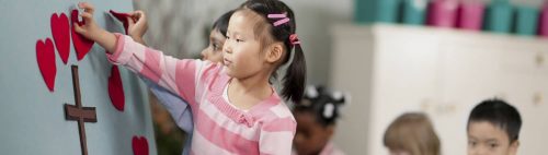 Instruye al niño en su camino, y aun cuando fuere viejo no se apartará de él.